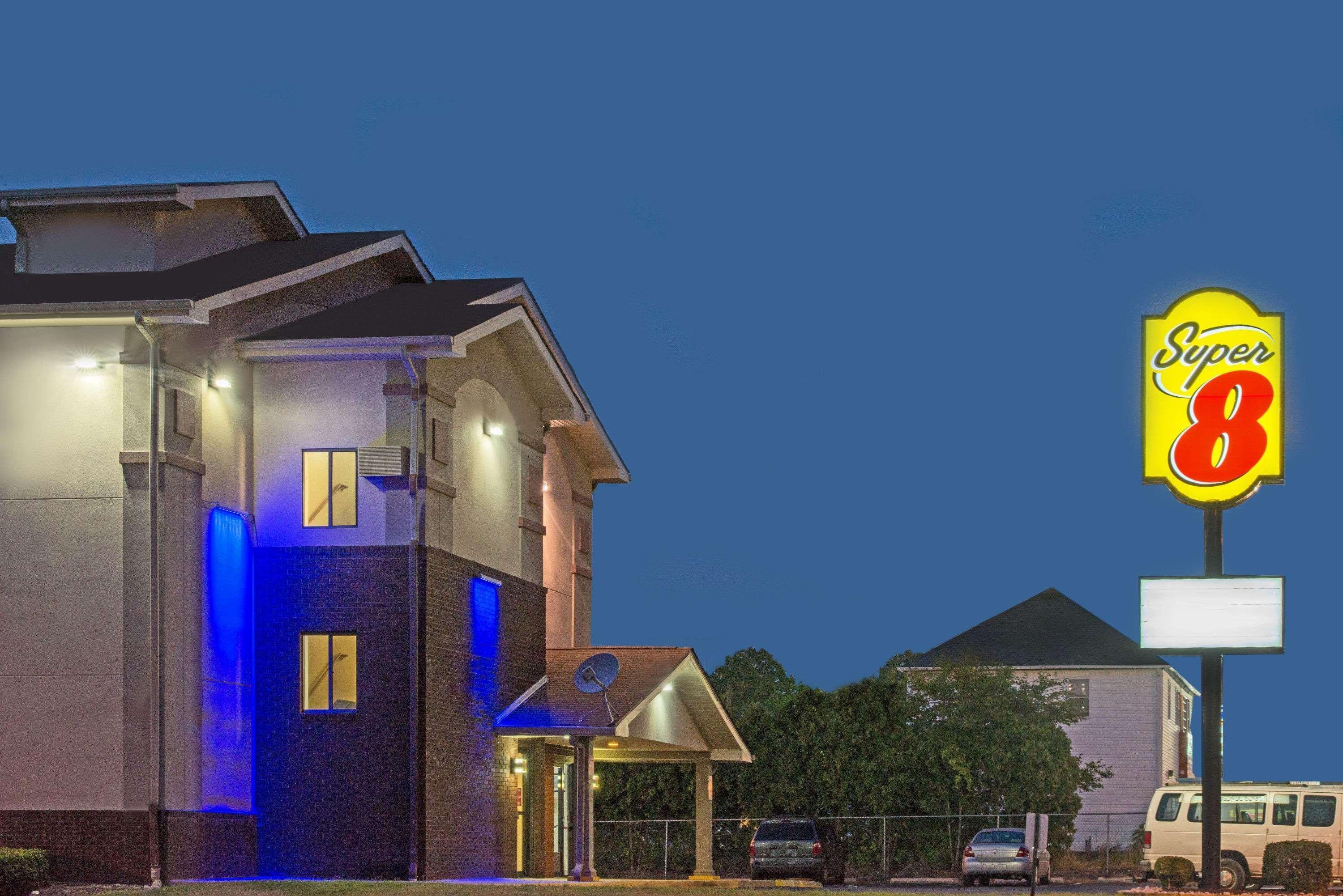 Super 8 By Wyndham New Castle Exterior foto