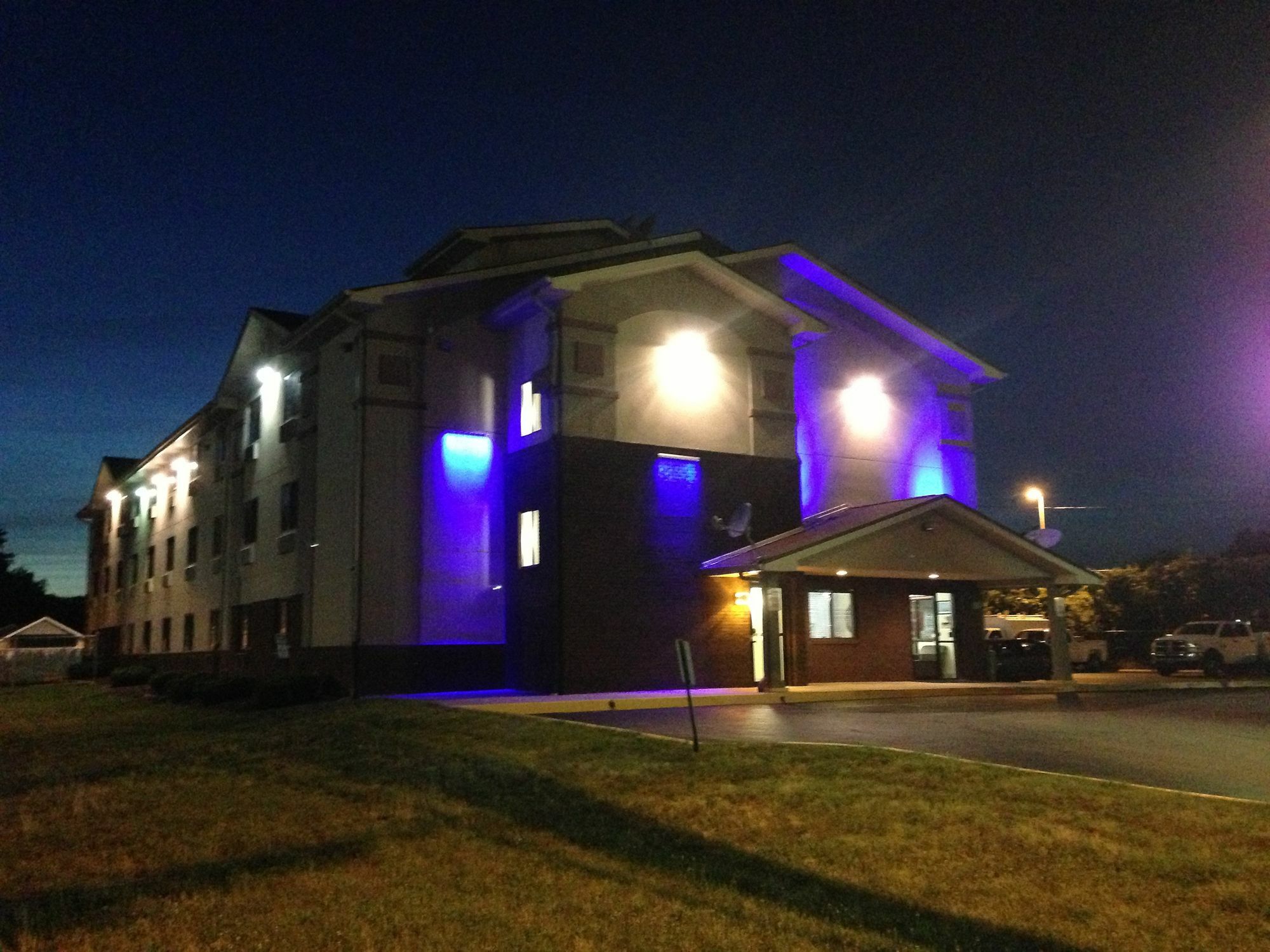 Super 8 By Wyndham New Castle Exterior foto